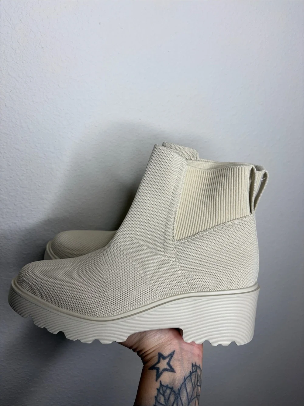 VIVAIA | Women’s Beige Everly Round-Toe Chunky Platform Travel Boots Size 9